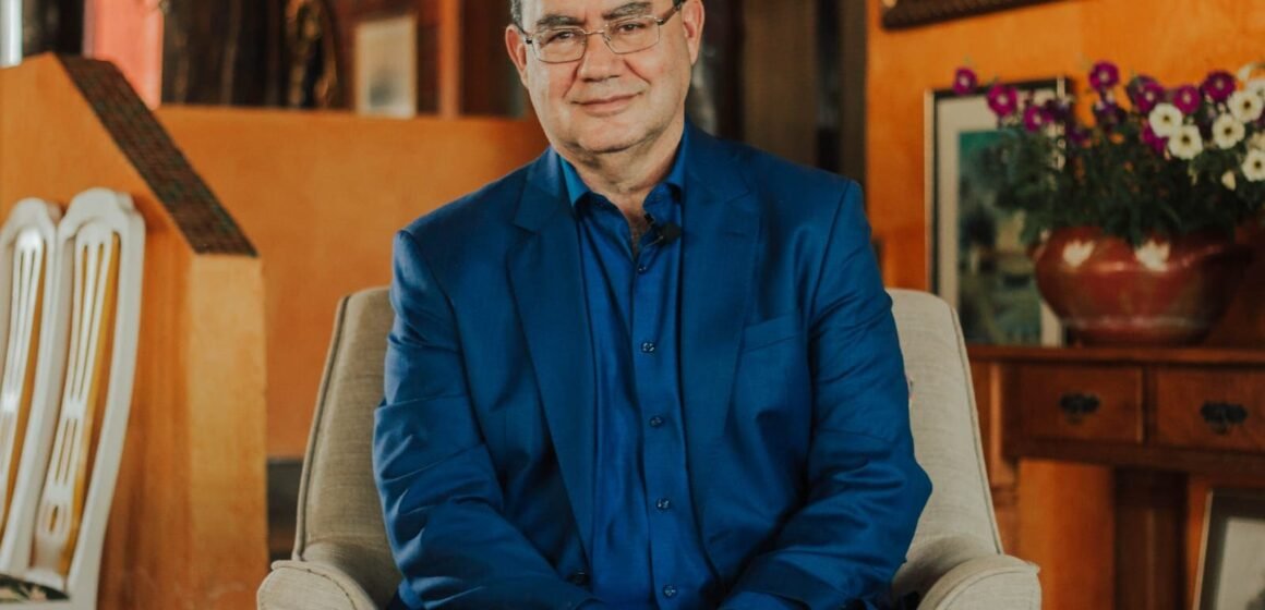 Augusto Cury profere palestra em Itajaí