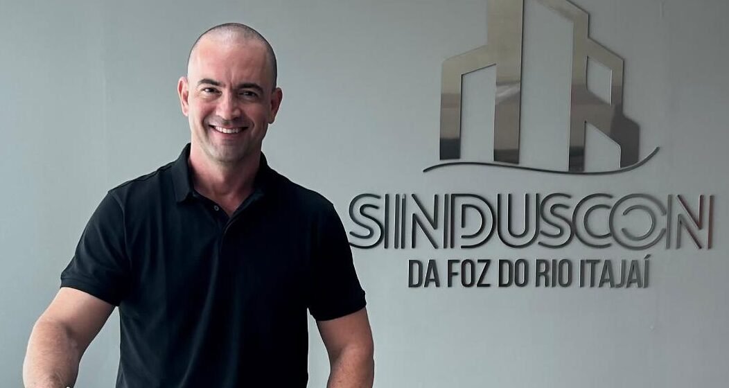 Sinduscon da Foz do Rio Itajaí empossa nova diretoria em evento que reúne associados da região