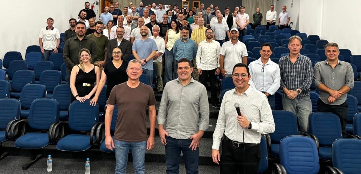 Robison Coelho e Rubens Angioletti reúnem secretários indicados no evento: “O Futuro da Governança Municipal”