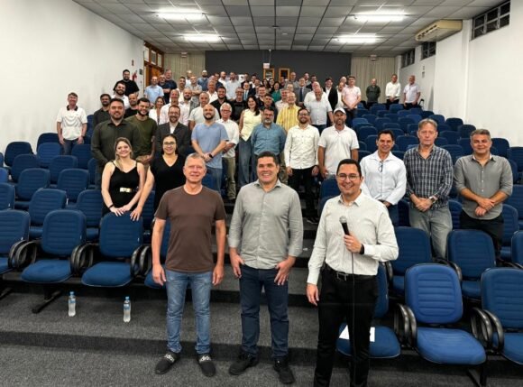 Robison Coelho e Rubens Angioletti reúnem secretários indicados no evento: “O Futuro da Governança Municipal”