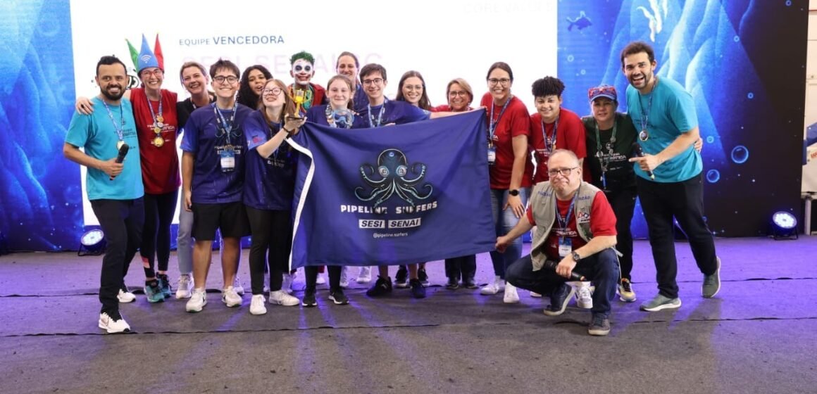 Equipe da Escola SESI de Itajaí conquista troféu em seletiva estadual de robótica