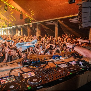 Carnaval do Warung Beach Club traz grandes nomes da música eletrônica internacional