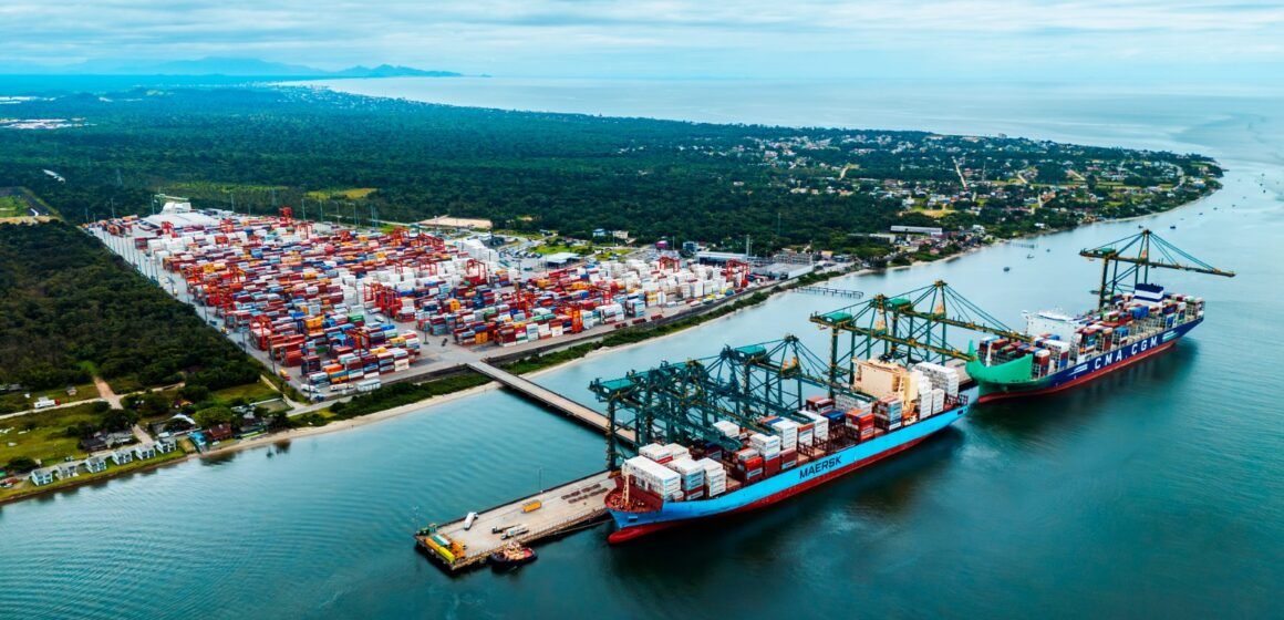 Governo de Santa Catarina e portos da Baía da Babitonga firmam parceria histórica para dragagem do canal de acesso
