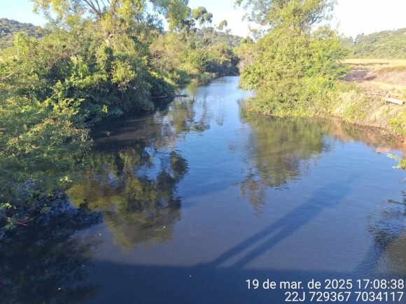 IMP recebe denúncias e fiscaliza lançamento irregular de dejetos no Rio Piçarras