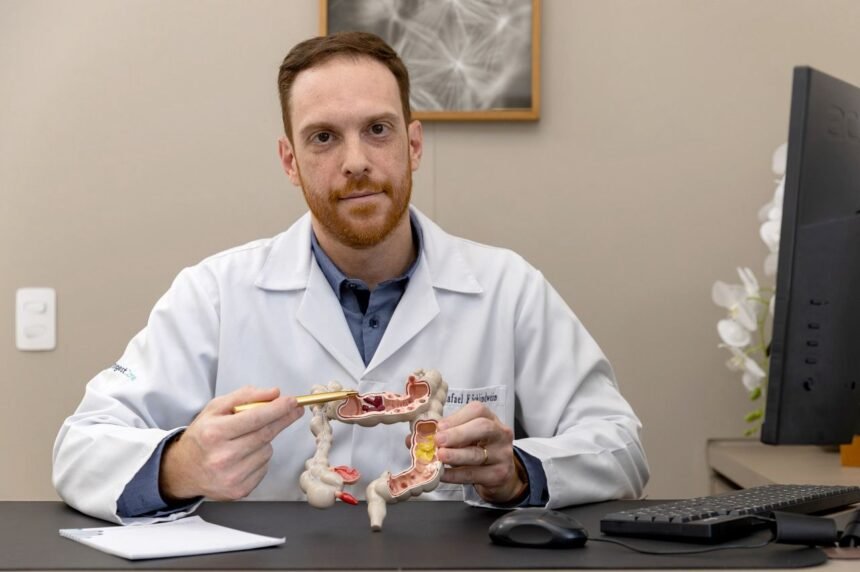 WhatsApp Image 2025-03-24 at 16.04.37 Médico do Hospital Marieta fala sobre os sinais de alerta e o exame preventivo de câncer colorretal