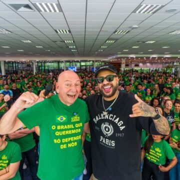 Luciano Hang prega pegadinha de 1º de abril e leva sósia de Neymar ao Centro Administrativo da Havan
