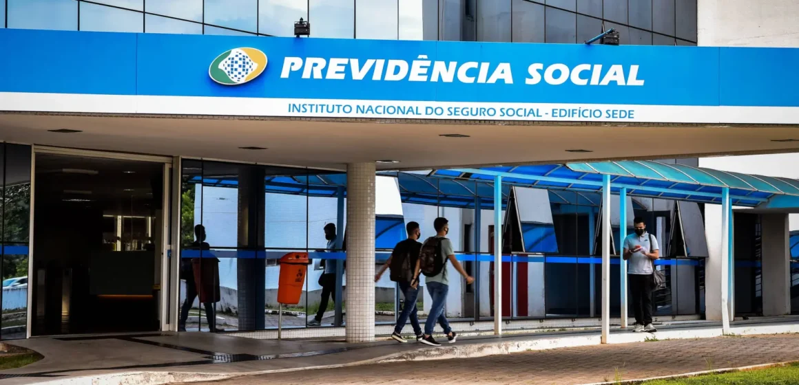 Governo notifica beneficiários do INSS sobre descontos indevidos nesta terça-feira
