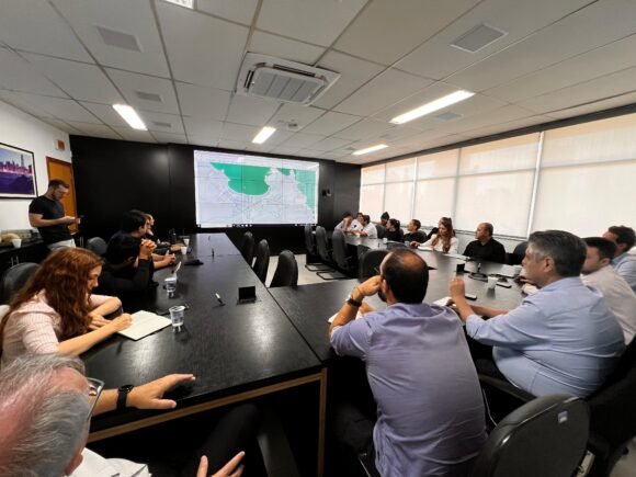 Missão do Banco Mundial percorre municípios da AMFRI e reforça compromisso com mobilidade sustentável na região