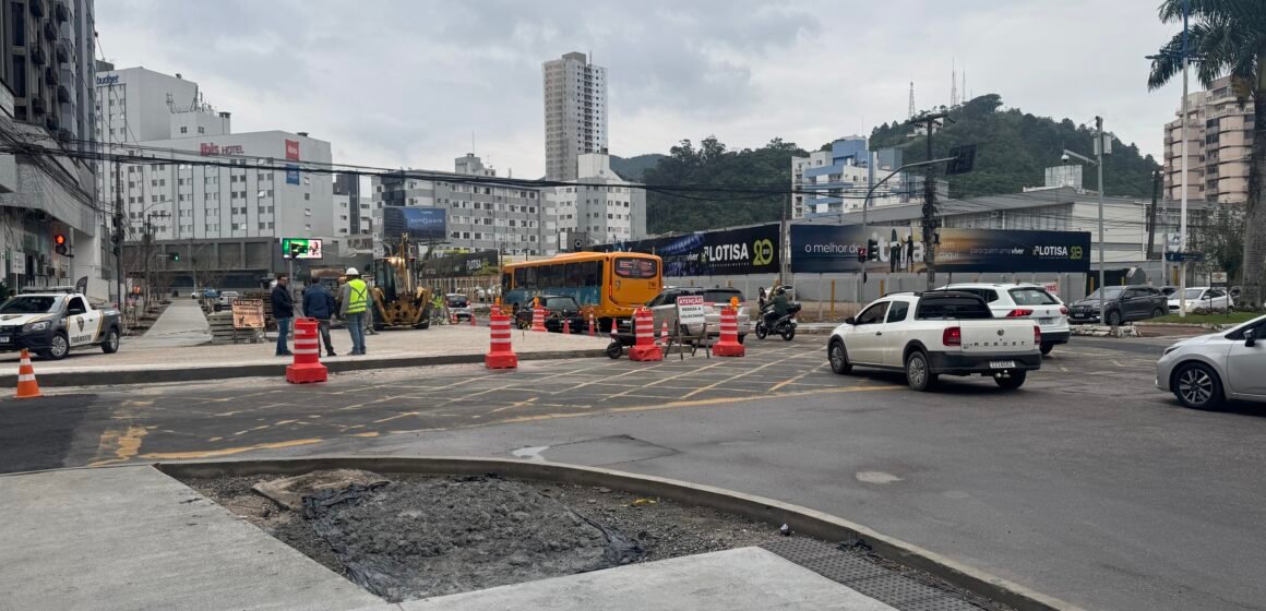 Obras no centro de Itajaí entram “na fase mais complexa” e causam alterações no trânsito