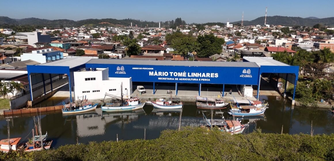 Prefeitura de Balneário Piçarras realiza entrega de kits para os pescadores artesanais
