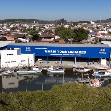 Prefeitura de Balneário Piçarras realiza entrega de kits para os pescadores artesanais