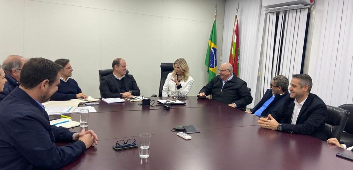 Faculdade de Navegantes reforça defesa do equilíbrio na distribuição de bolsas de estudos em Santa Catarina