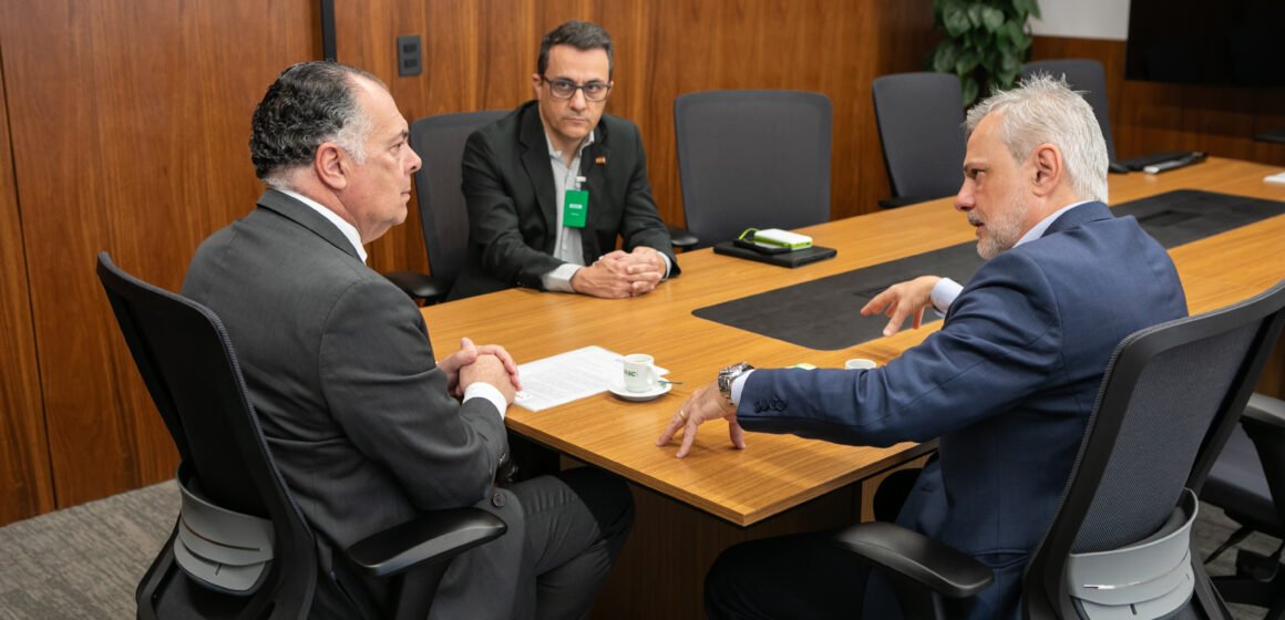 FIESC pede redução de taxas portuárias para minimizar efeitos do tarifaço