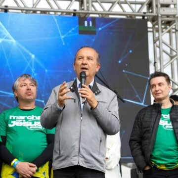 Governador Jorginho participa da Marcha para Jesus em Balneário Camboriú