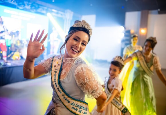 33ª Festa do Imigrante de Timbó celebra a união cultural e a tradição ítalo-germânica