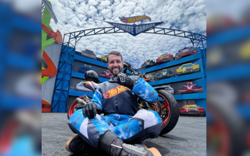 Quem era Lurrique Ferrari, o piloto que morreu após acidente no Hot Wheels Epic Show, no Parque do Beto Carrero