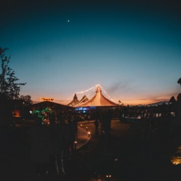 589914914_18076349156522528_5119121779177102507_n Surreal 4 Years Festival chega em grande estilo a Camboriú no dia 29 de dezembro