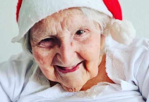 Instituto Sonho em Viver e Galeto Mamma Mia promovem Natal inesquecível para idosos de Blumenau