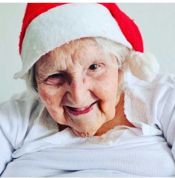 Instituto Sonho em Viver e Galeto Mamma Mia promovem Natal inesquecível para idosos de Blumenau