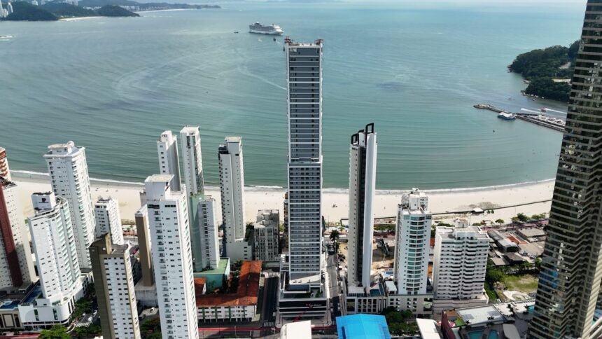 Primeiro residencial Tonino Lamborghini do mundo é entregue em Balneário Camboriú e reforça avanço dos branded residences no Brasil