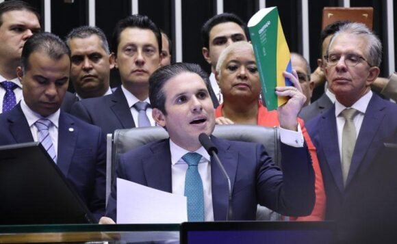 Governo e Câmara fecham acordo para fim da escala 6×1 com jornada de 40 horas semanais