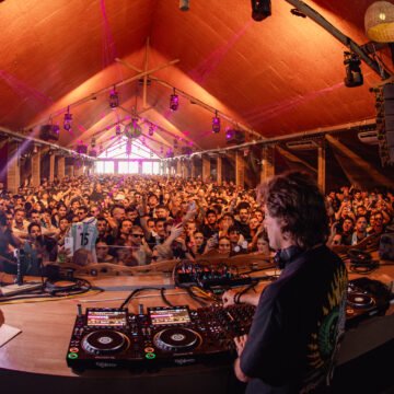Warung Beach Club se despede da Praia Brava de Itajaí neste final de semana, com seu Closing Weekend