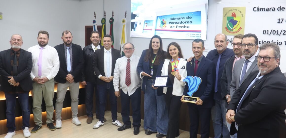 WhatsApp Image 2026-06-17 at 08.27.52 Câmara de Penha aprova projetos e homenageia jovem atleta Rebeka Klotz