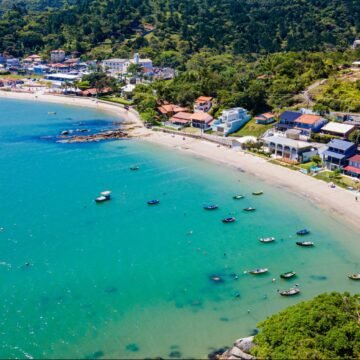 shutterstock_2089019347-scaled-e1696615985143-2000x1127 MPSC garante manutenção de decisões e municípios de Porto Belo e Bombinhas seguem obrigados a regularizar áreas ocupadas há décadas