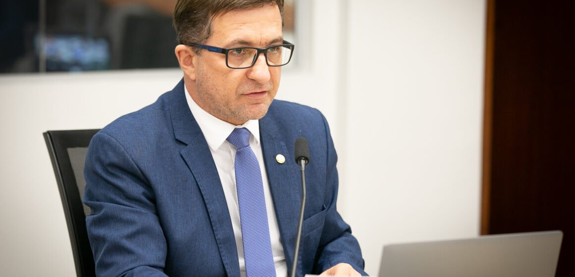 040625_ReuniaoExtraordinariaComissaoDireitosHumanosFamilia_RC5.jpg Coordenada por Junior Cardoso, Bancada do Vale do Itajaí garante R$ 10 milhões para prevenção de desastres