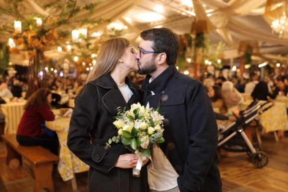 Festival Gastronômico de Pomerode vira cenário para casamento surpresa