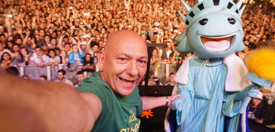 Brusque se prepara para o Natal Luz Havan com show de Ana Castela