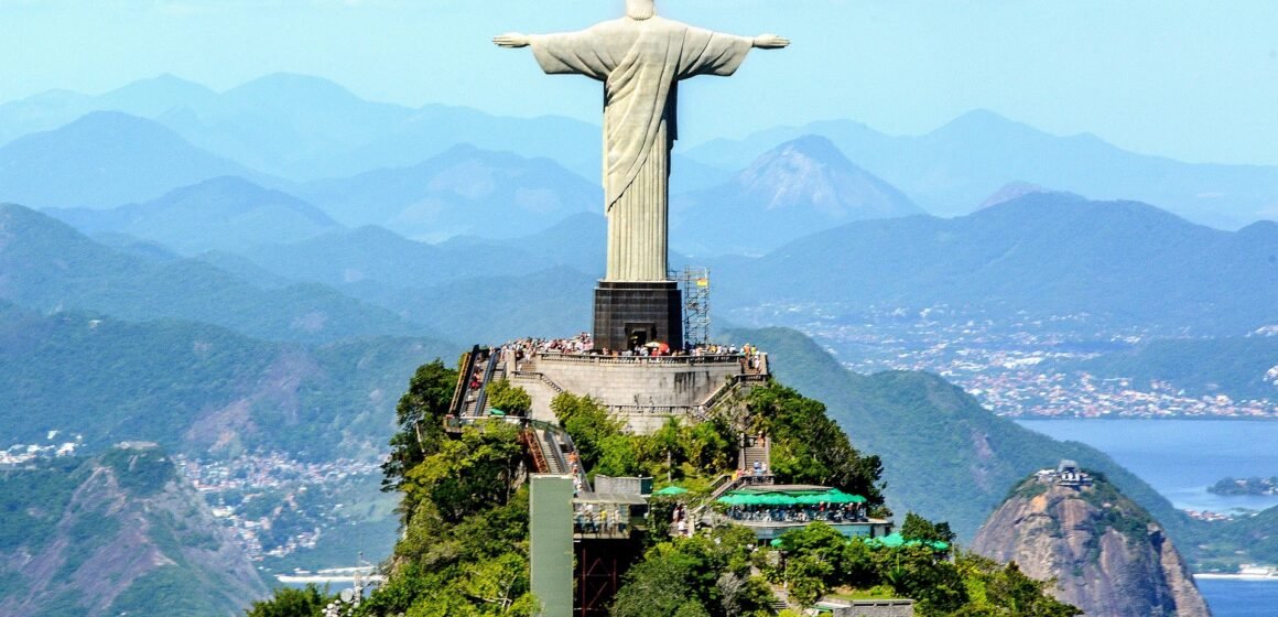 Pesquisa mostra como argentinos, chilenos, uruguaios, portugueses e americanos viajam e gastam no Brasil